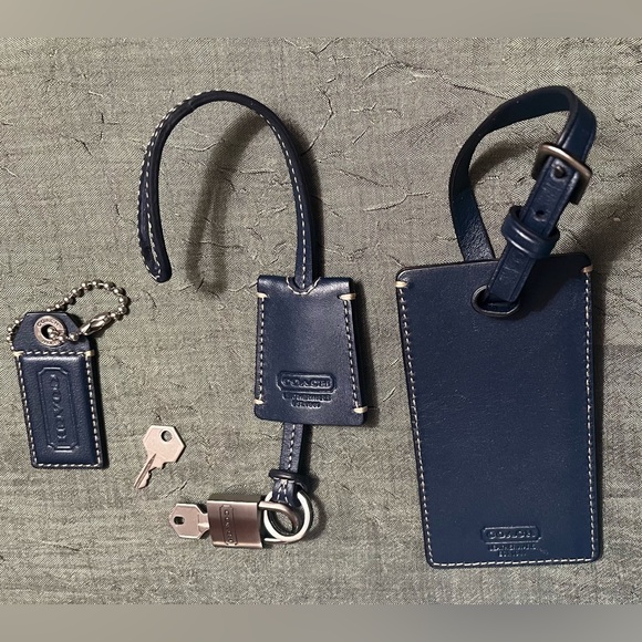 Coach Silver Lock and Key Set - Picture 1 of 2